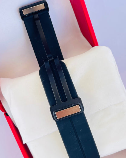 Magnatic Lether Strap Premium Watch